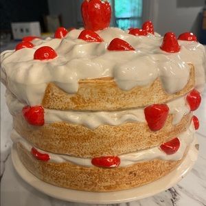 Vintage strawberry cake-cake plate and cover